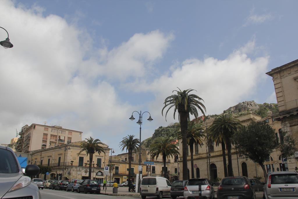 B&B Piazza Centrale Módica Exterior foto